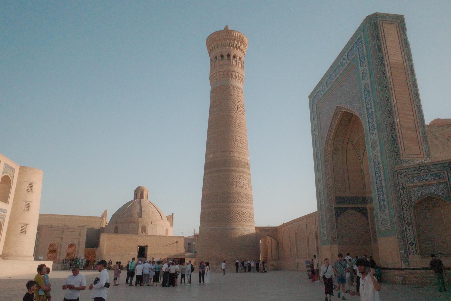 カラーン・ミナレットとカラーン・モスク