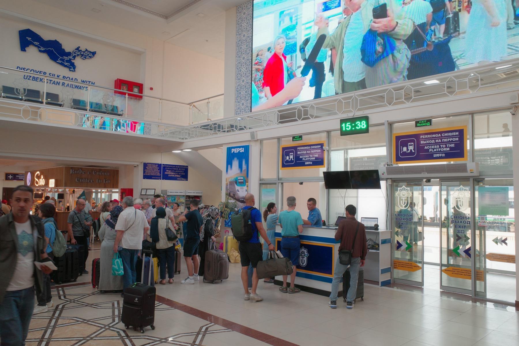 駅舎の中の様子