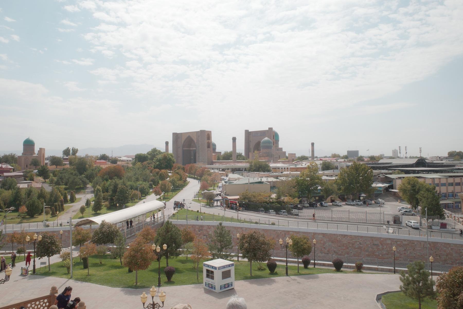 ハズラティヒズル・モスクから旧市街を一望できる