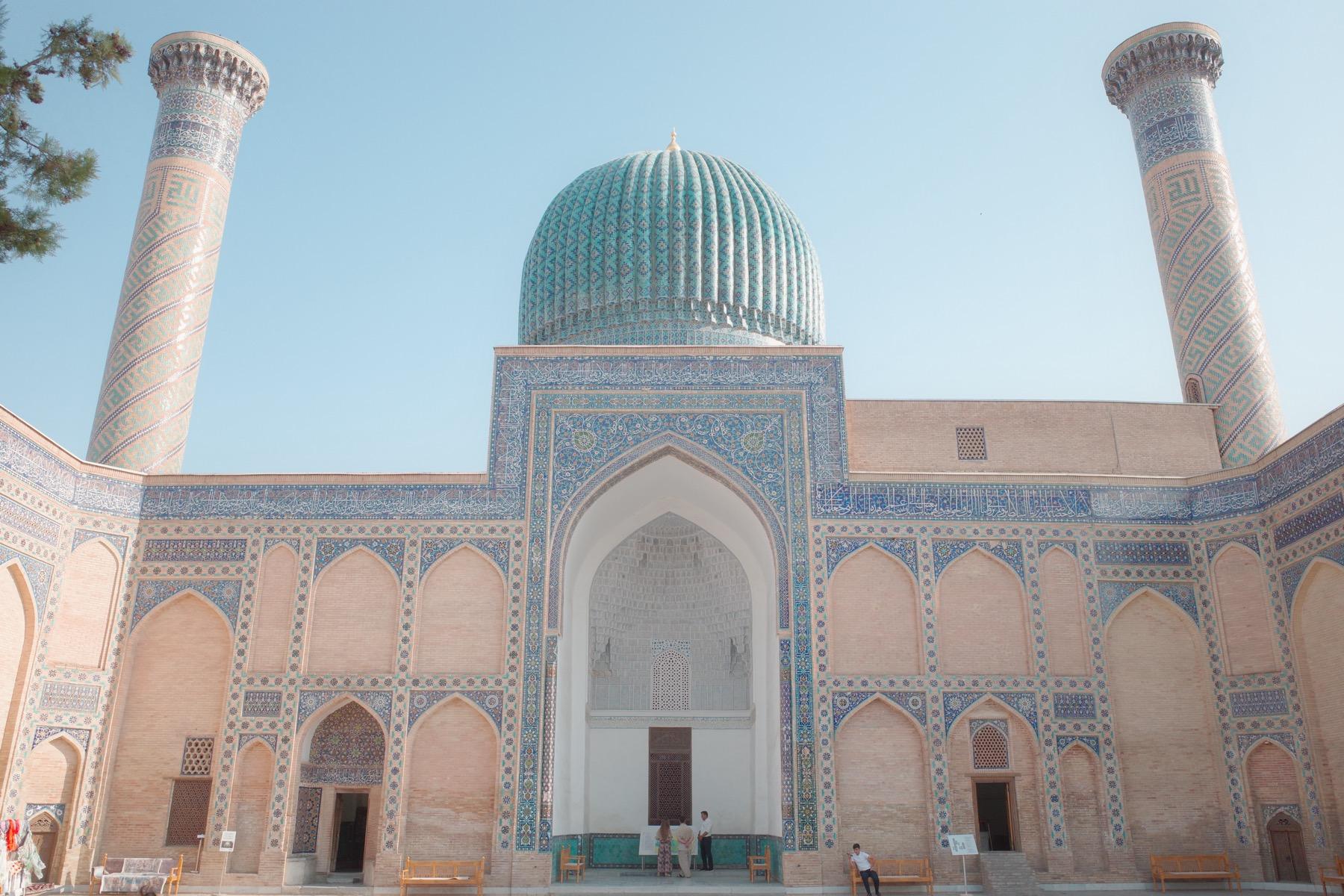 グル・アミール外観