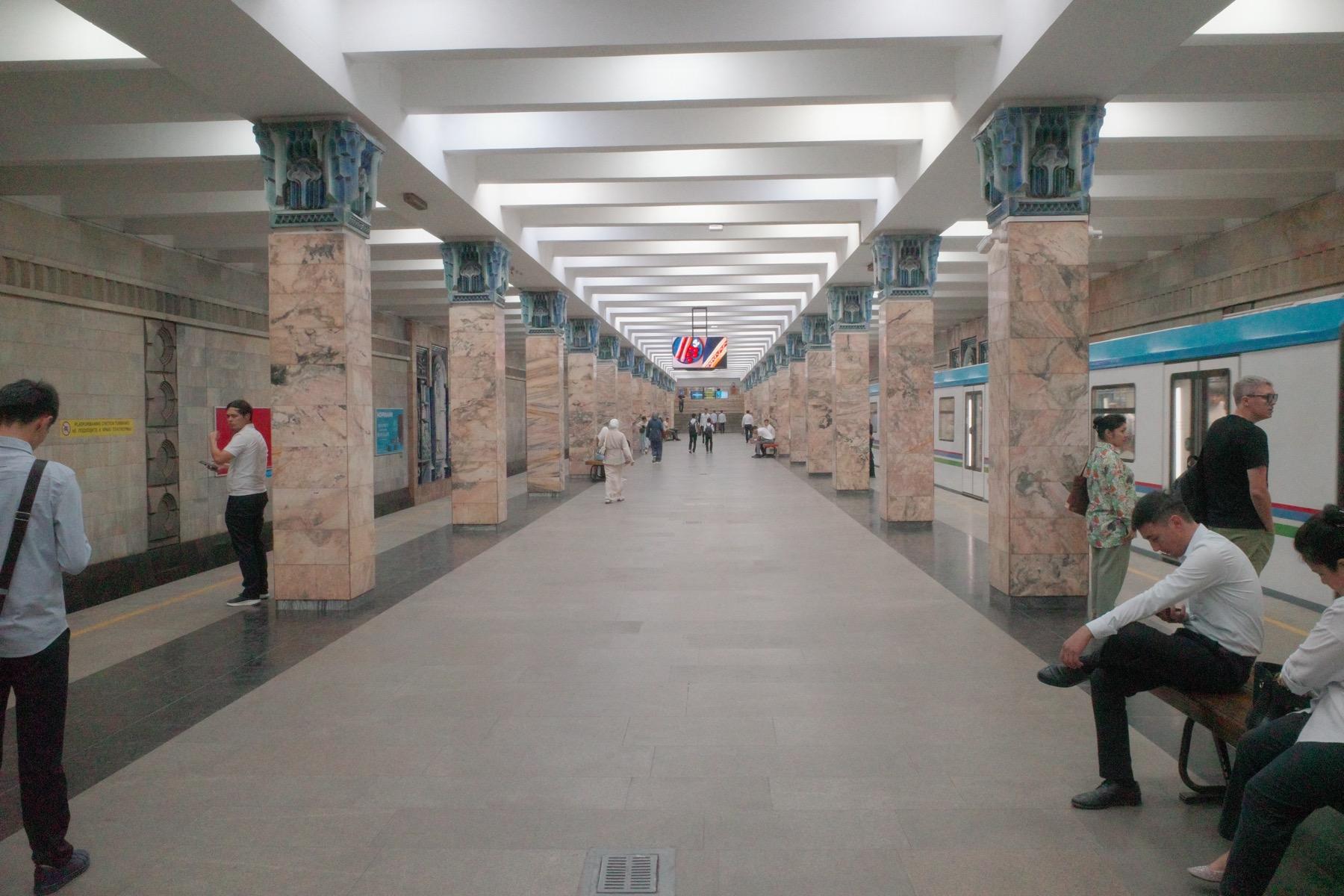 タシュケント駅のホーム