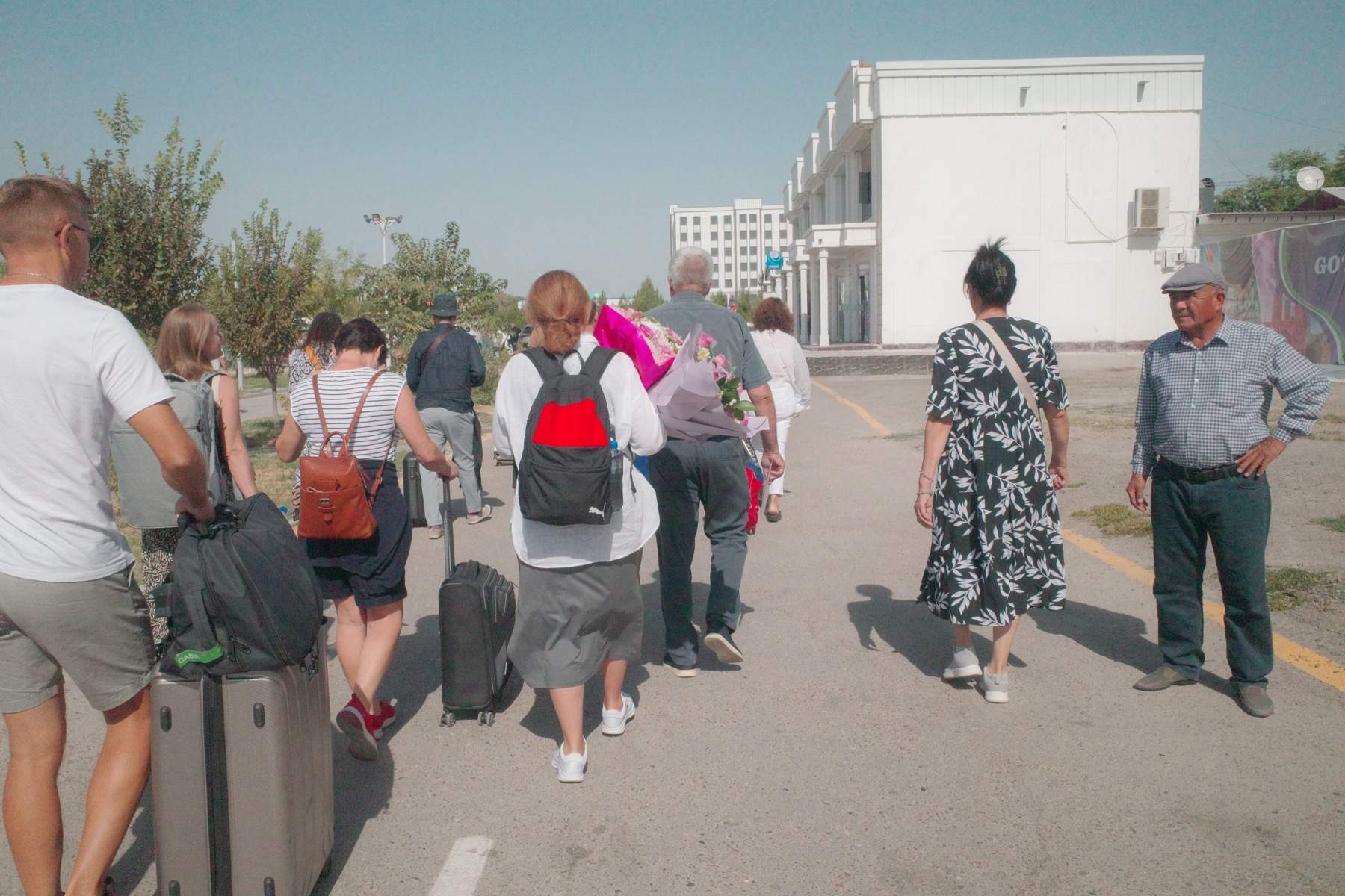 タクシーの客引きが待ち構える